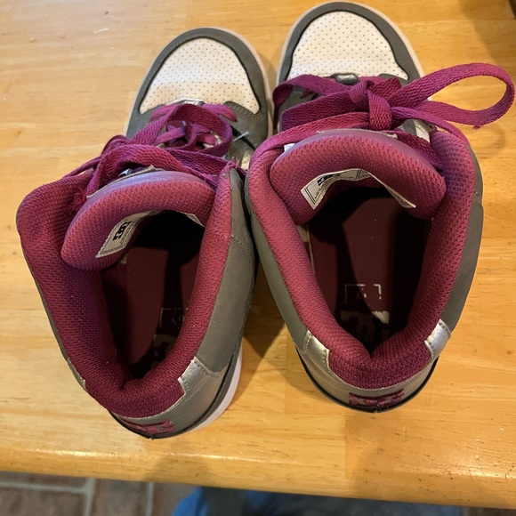 DC REBOUND YOUTH SIZE 6 MID TOP  Purple/White/Silver SKATE SHOES - Picture 9 of 9